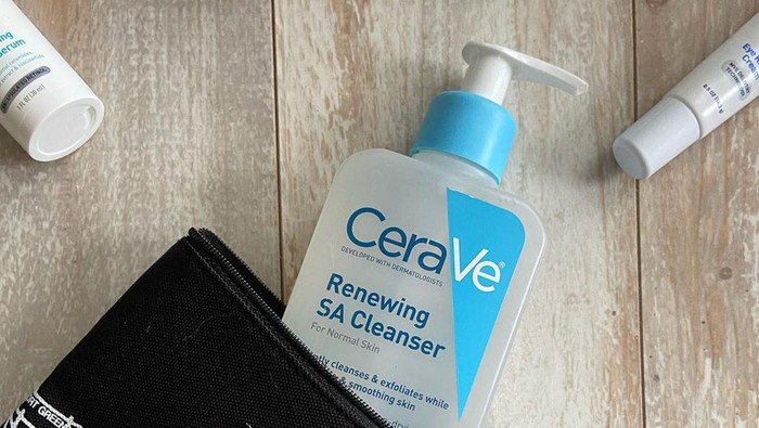 CeraVe Renewing Salicylic Acid Cleanser, Ampuh Atasi Jerawat Membandel
