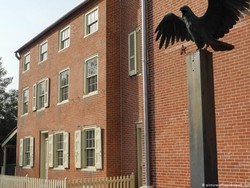 Kisah Penulis Edgar Allan Poe, Terselubung Tragedi dan Misteri