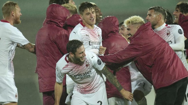 FOTO: Drama Adu Penalti 24 Tendangan Rio Ave vs Milan