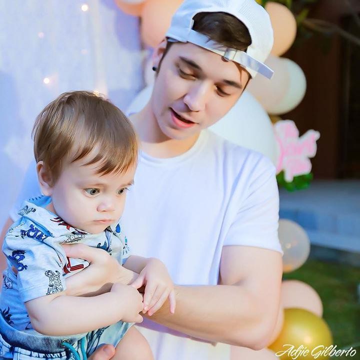 <p>"Selamat Ulangtahun Pertama Eadred Koa Lewis Miguel anak daddy! Selalu jadi anak yang Sehat,Kuat,& Baik, God Bless Koa always," tulis Stefan William dalam postingannya. (Foto: Instagram @stefannwilliam)</p>