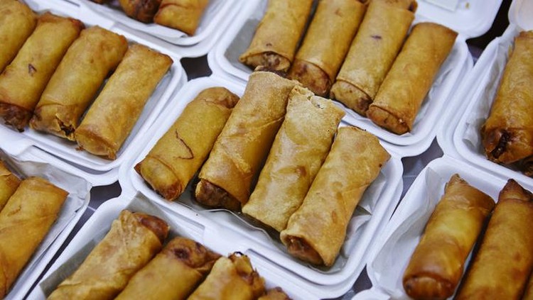 Wanita 40 Tahun Ini Tewas Usai Makan Lumpia yang Disimpan 3 Hari Wanita 40 Tahun Ini Tewas Usai Makan Lumpia yang Disimpan 3 Hari