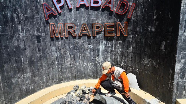 Pengeboran sumur yang menyebabkan kebocoran gas diduga menjadi salah satu penyebab situs api abadi Mrapen padam pada 25 September lalu.