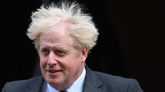 Perdana Menteri Boris Johnson pada Rabu (2/12) memuji negaranya sebagai negara pertama yang menyetujui vaksin virus corona dari Pfizer/BioNTech.
