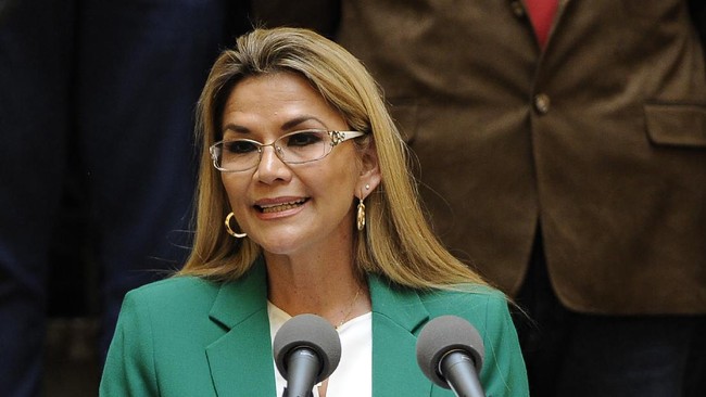 Mantan Presiden Bolivia, Jeanine Anez dilaporkan berusaha mengakhiri hidupanya di penjara pada hari Sabtu, (21/8).