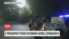VIDEO: Dua Perampok Tewas Ditabrak Mobil Korbannya