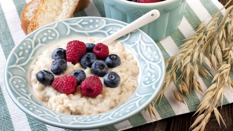 Kesalahan Makan Oatmeal yang Bikin Berat Badan Naik