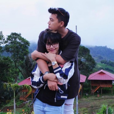 Selamat, Istri Dearly Dave Hamil Anak Kedua