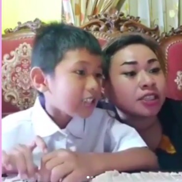 Kesal Saat Ajari Anak Hafalkan Pancasila, Tante Lala Jadi Viral