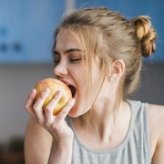 5 Asupan untuk Bantu Lancarkan BAB di Pagi Hari