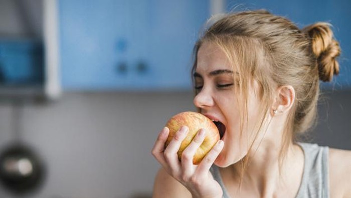 5 Asupan untuk Bantu Lancarkan BAB di Pagi Hari