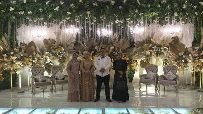 Kasat Intel Polres Serdang Bedagai, Sumut AKP Bobi Vaski Pranata dicopot dari jabatan karena mengabaikan maklumat Kapolri Jenderal Idham Azis saat pandemi.