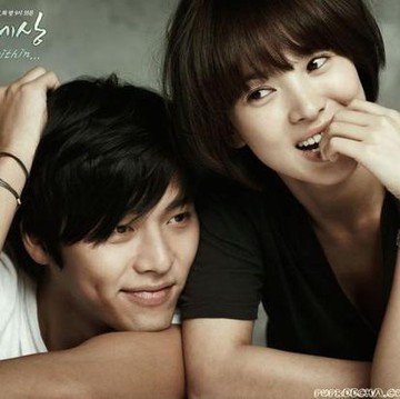 img-title Rumor Saja! Selebriti Korea Ini Mendapat Kabar Kencan Paling Absurd Tahun Ini