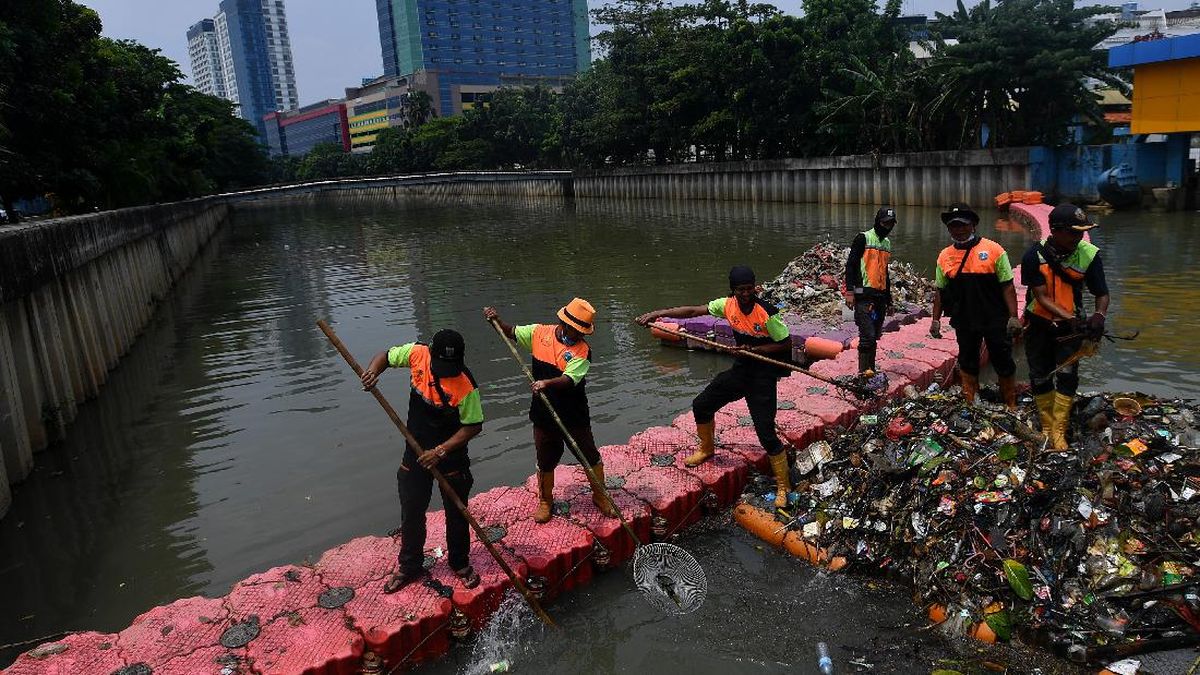 DLH DKI Soroti Kebiasaan Warga Jakarta yang Belum Sadar Lingkungan