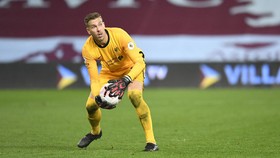 Misi Berat Liverpool: Dikawal Adrian 1,5 Bulan