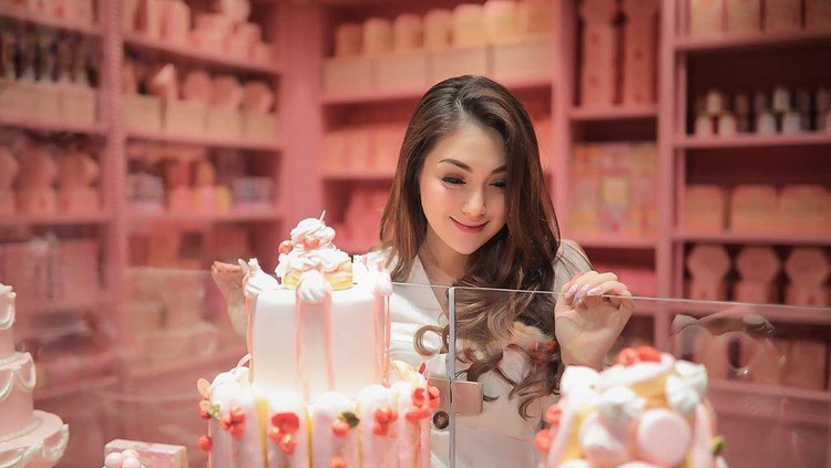 Camilan Manis Favorit Celine Evangelista Camilan Manis Favorit Celine Evangelista