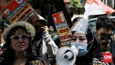 Foto: Pekerja Hiburan Malam Demo Anies di Balai Kota Sejumlah pekerja hiburan malam yang tergabung berdemo di Balai Kota menuntut Gubernur DKI Anies Baswedan mencabut penerapan PSBB Jakarta.