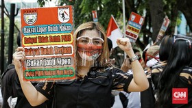 Foto: Pekerja Hiburan Malam Demo Anies di Balai Kota
