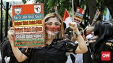 Foto: Pekerja Hiburan Malam Demo Anies di Balai Kota Sejumlah pekerja hiburan malam yang tergabung berdemo di Balai Kota menuntut Gubernur DKI Anies Baswedan mencabut penerapan PSBB Jakarta.