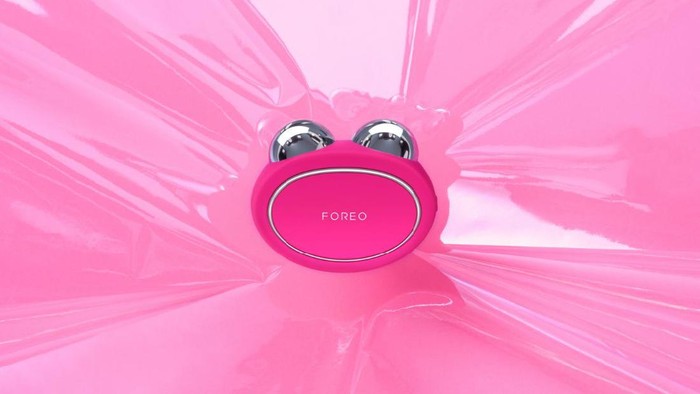 Review FOREO BEAR: Gak Perlu Operasi, Face Lift Bisa Dilakukan Pakai Cara Gampang Ini!