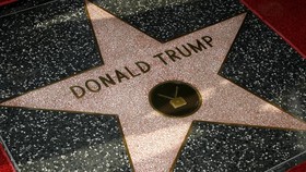'Hulk' Hancurkan Bintang Trump di Hollywood Walk of Fame
