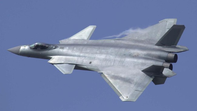 Taiwan mengerahkan jet tempur dan sistem rudal merespons 10 pesawat tempur China yang terobos wilayah.