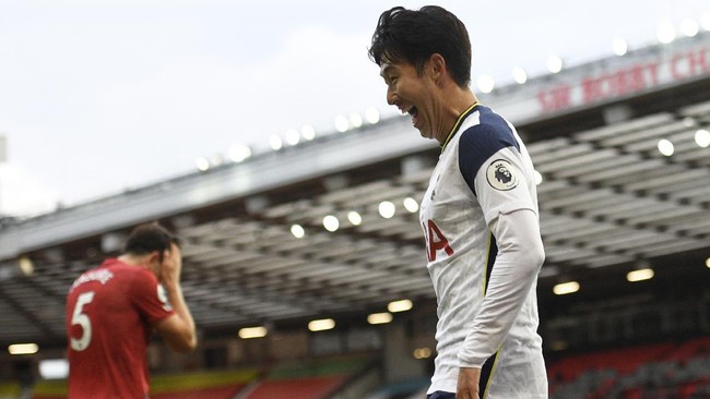 Kartu merah Anthony Martial turut andil membuat Manchester United babak belur saat menjamu Tottenham Hotspur di Liga Inggris.