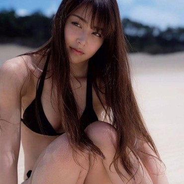 Gagal Jadi Idol K-Pop, Model Jepang Pamer Keseksian Tubuh di Playboy