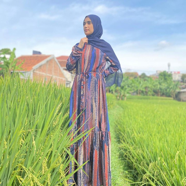 <p>"Banyakin dzikir biar hati kita tenang," tulis Nadya melalui postingannya. (Foto: Instagram @nadyamustikarahayu)</p>