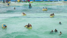 Pembatasan Dilonggarkan, Waterpark Boleh Beroperasi 25 Persen