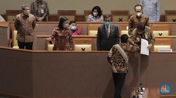Suasana Rapat Paripurna DPR RI Senin (5 Oktober 2020). Rapat Paripurna mengesahkan Rancangan Undang-Undang (RUU) Cipta Kerja (Omnibus Law Ciptaker) menjadi Undang-undang resmi. (CNBC Indoensia/Muhammad Sabki)