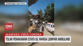 VIDEO: Tolak Pemakaman Covid-19, Warga Lempari Ambulans