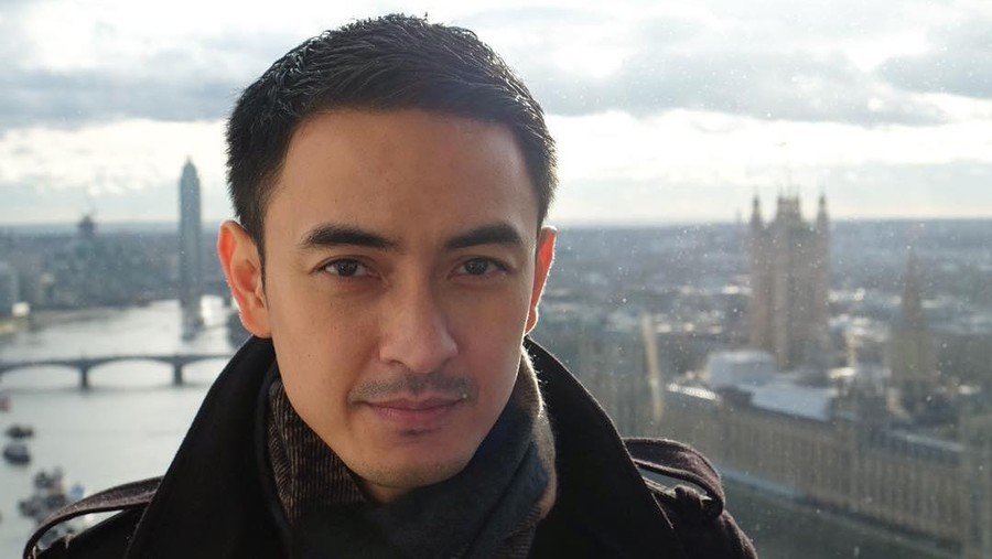 Sebelum menjabat sebagai Gubernur Jambi, Zumi Zola merupakan seorang aktor yang dikenal karena ketampanannya, Bunda. (Foto: Instagram @stharia)