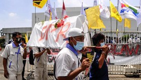 Sekat 10 Titik, Polisi Cegat Buruh Bekasi Masuk Jakarta