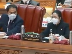 Bisik-bisik Azis Syamsuddin di Balik Aksi Puan Matikan Mik
