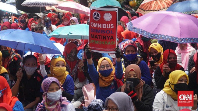 Pembangkangan sipil dinilai sangat mungkin dilakukan karena rentetan kekecewaan publik. Mulai dari UU MK, UU KPK, UU Minerba, hingga kini UU Ciptaker.