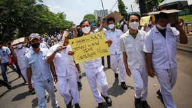 Istana Respons Penolakan Ciptaker: Silakan Uji Materi ke MK