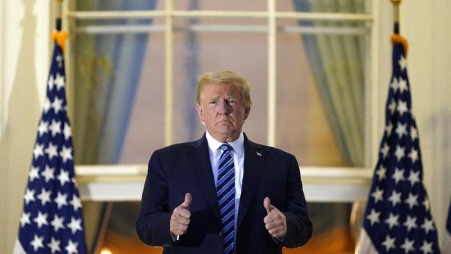 Tak Terima Kekalahan, Trump Bakal Gugat Hasil Pilpres AS Presiden AS Donald Trump beserta tim kampanye menegaskan bakal menempuh jalur hukum untuk menolak hasil pilpres yang memenangkan Joe Biden.