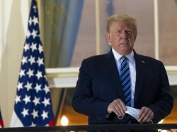 Trump Lepas Masker di Gedung Putih, Serukan Warga AS Jangan Takut Corona