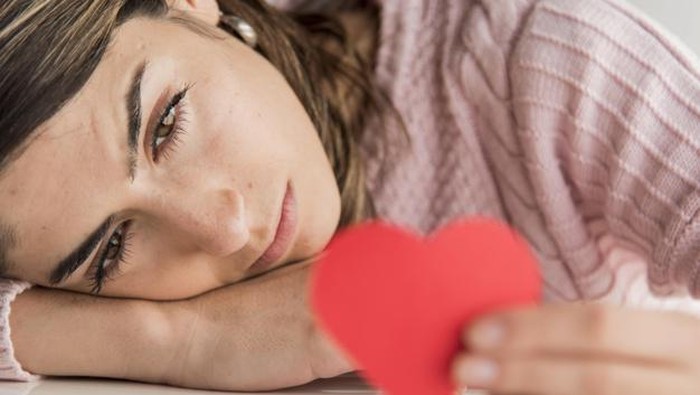 Habis Putus Cinta? Inilah Cara Membangun Rasa Percaya Diri Setelah Putus Hubungan