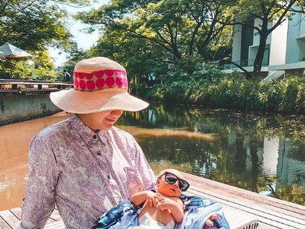 Foto Menjemur Anak Heboh, Irish Bella Dituduh Copot Hijab