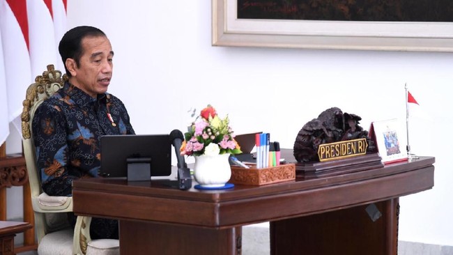 Jokowi memerintahkan anak buahnya membuat rancangan APBN 2022 yang kokoh dan fleksibel supaya ekonomi nasional bisa selamat dari tekanan corona.