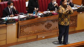 PKS Beberkan Beda Pasal Omnibus Law versi Paripurna & Setneg