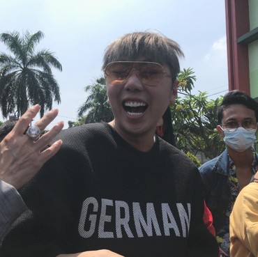 Resmi Bebas, Roy Kiyoshi Lakukan Ritual dan Santap Semur Jengkol