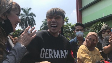 Resmi Bebas, Roy Kiyoshi Lakukan Ritual dan Santap Semur Jengkol