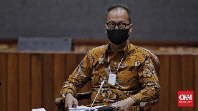 Menperin Agus Gumiwang membeberkan sejumlah jurus untuk mencegah terjadi lebih banyak pemutusan hubungan kerja (PHK) di industri tekstil Indonesia.