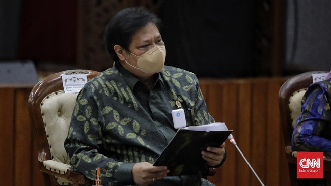 Airlangga Sebut 41 Persen Lahan Sawit Dimiliki Petani Kecil Menko Airlangga mendorong kepemilikan lahan sawit oleh petani kecil yang perlu didukung dalam menghadapi isu perubahan iklim.
