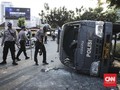 Bentrokan di Area Gedung DPR, Mobil Tahanan Dirusak