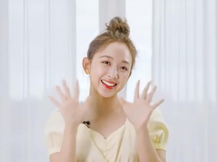 7 Potret Member Girlband Asal RI Dita Karang Jadi Model Iklan Korea