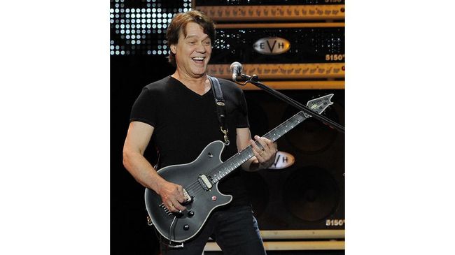 Gitaris legenda Eddie Van Halen meninggal dunia pada Selasa (6/10), berikut lima karya ikonisnya di band Van Halen.