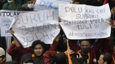FOTO: Gelombang Protes Buruh dan Mahasiswa Tolak UU Ciptaker Aksi buruh dan mahasiswa atas RUU Ciptaker yang disahkan dalam rapat paripurna pada 5 Oktober 2020 berlangsung bergelombang di sejumlah wilayah di Indonesia.
